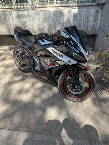 электрический трехколесный мотоцикл: Спортбайк Yamaha, 300 куб. см, Электро, Взрослый, Б/у