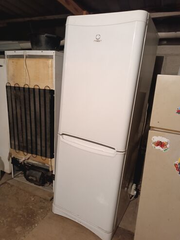 холодилник аренда: Холодильник Двухкамерный