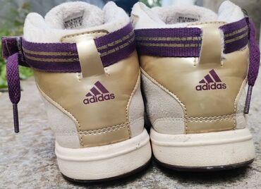 Women's Sneakers and athletic shoes: 37.5 — 1