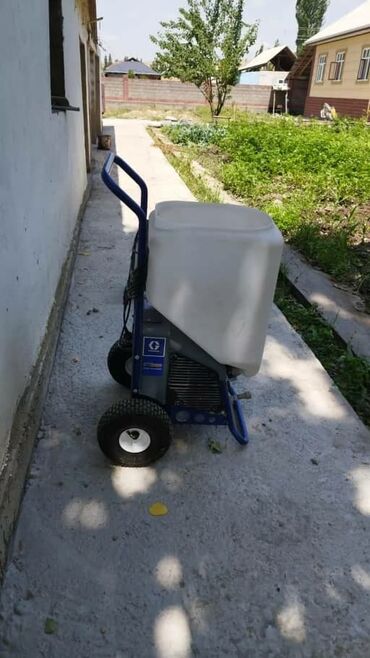 не рабочий афто: Профессиональный окрасочный аппарат Graco на колесной базе. Оснащен