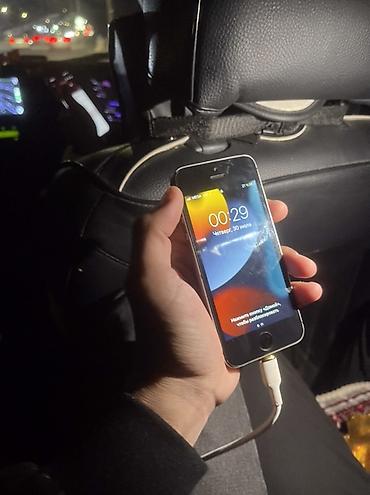 iphone 5se купить: IPhone SE, Б/у, 32 ГБ, Серебристый, Кабель, 65 % — 2