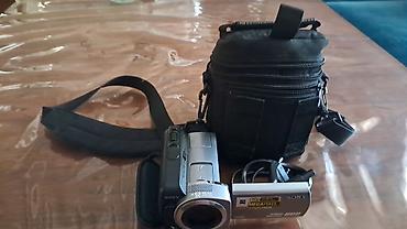 9070 xt: Видеокамера Sony Handycam + сумка и аксессуары - Компактная — 2