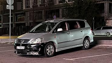 Toyota: Toyota Ipsum: 2003 г., 2.4 л, Автомат, Бензин, Минивэн — 4