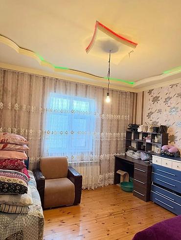 gundelik ev: Bakı, Qaraçuxur qəs., 5 otaqlı, Köhnə tikili, m. Neftçilər, 3 kv. m — 9