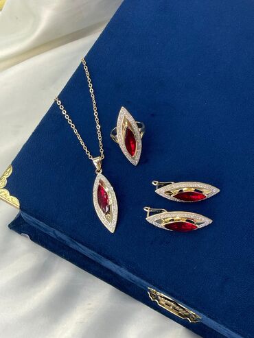 Bijuteriya dəstləri: Qızıl rəngli bijuteriya dəstləri 1) Qırmızı daşlı “marquise” forması — 1