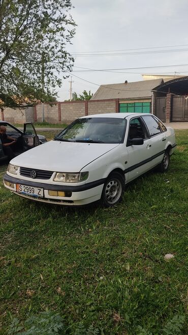 Volkswagen: Volkswagen Passat: 1995 г., 1.8 л, Механика, Бензин, Седан