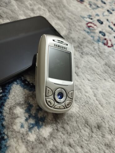 самсунк а 03: Samsung D500, Колдонулган, < 2 ГБ, түсү - Ак, 1 SIM