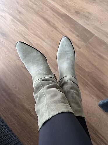 bearpaw cizme: Ženske čizme do kolena – sivkasto-bež antilop - Materijal: mekani — 3