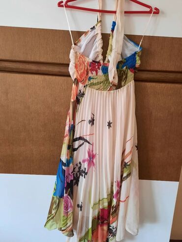 cvetna haljina: M (EU 38), bоја - Šareno, Drugi stil, Drugi tip rukava
