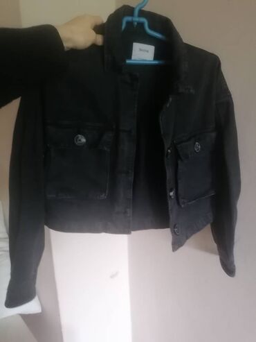 kozne jakne novi pazar cene: Bershka jakna xs al je vise s noseno