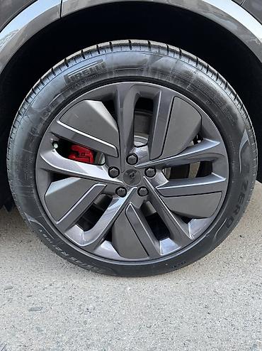 Lixiang: Lixiang L7: 2023 г., 1.5 л, Вариатор, Гибрид, Кроссовер — 14