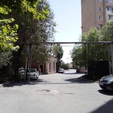 20 sahe kiraye evler: Bakı, 2 otaqlı, Köhnə tikili, m. Elmlər Akademiyası, 40 kv. m