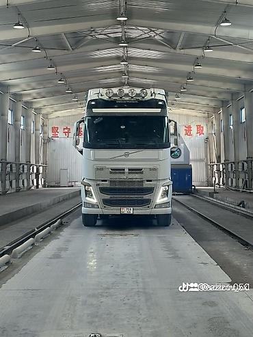 krone sd: Тягач, Volvo, 2015 г., Тентованный — 4