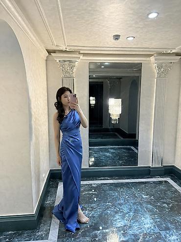 stud 5000: ✨ Продаю красивое вечернее платье в насыщенном синем оттенке 💙 — 2