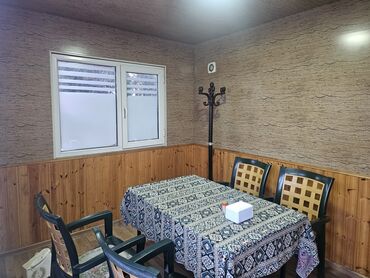 Masa və oturacaq dəstləri: Qonaq otağı üçün, Açılmayan, Dördbucaq masa, 6 stul — 7