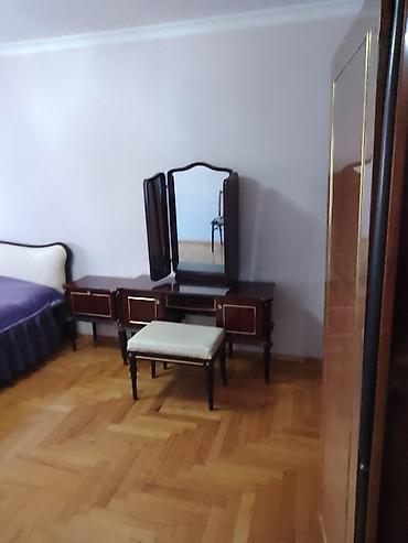 iceriseher ev satilir: Bakı, 3 otaqlı, Köhnə tikili, m. Neftçilər, 55 kv. m — 8