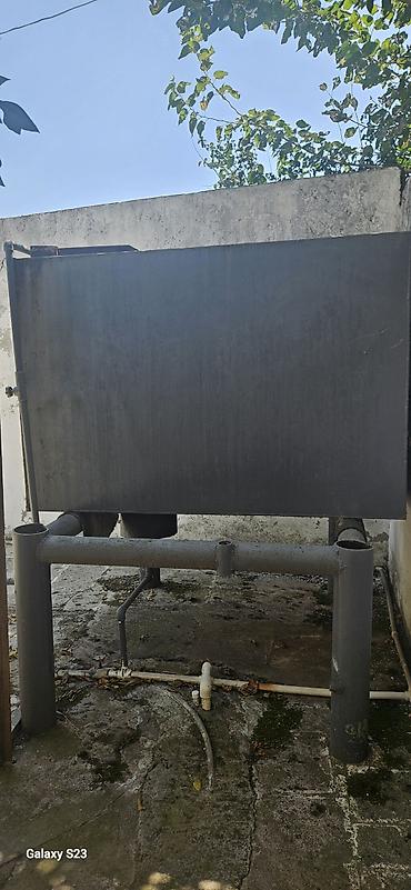 maye soyutma: Sənaye tipli metal su/kimyəvi maye çəni və dayaqlı konstruksiya - — 1