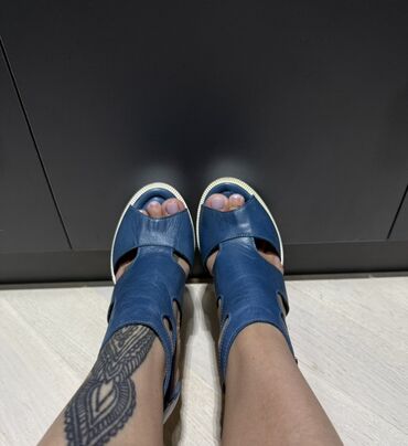 Basanoşka və səndəllər: Ölçü: 38, rəng - Göy, Yeni — 8