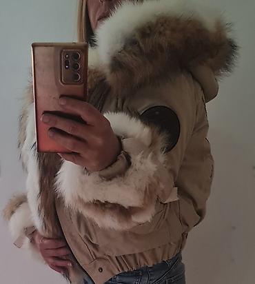 puma mantil: Ženska zimska jakna sa bogatim krznom - Model: kratka parka/bomber — 3