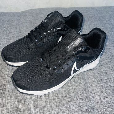 спортивные штаны мужские зауженные: Nike AIR ZOOM
PEGASUS 39
Размер 42