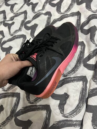 puder roze haljina i cipele: Nike, 36.5, bоја - Crna