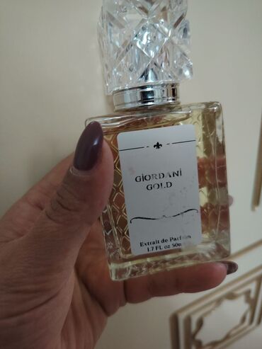 Ətriyyat: Ekstrakt dərəcəsində ətirlər – müxtəlif dizaynlı şüşələrdə, geniş — 8