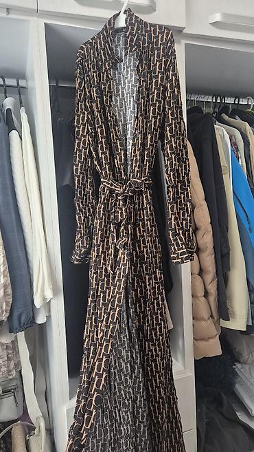 Ostala ženska odeća: Lot ženske garderobe – 4 komada 1) Crni džemper sa dodatkom bele — 13