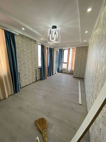 пишпек дом продать: 3 комнаты, 117 м², Элитка, 3 этаж