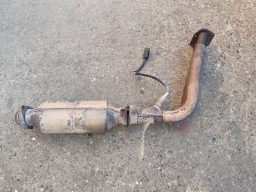 Auto delovi: Prednja grana auspuha sa loncom i lamda sondom Lada 112. Polovno — 1
