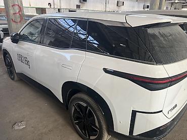 bz3: Toyota bZ3X: 2026 г., Электромобиль, Кроссовер — 5