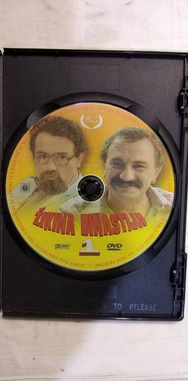 Knjige i stripovi: Dvd Filmovi,cena za kom.Prodat Zikina dinastija 1 — 3