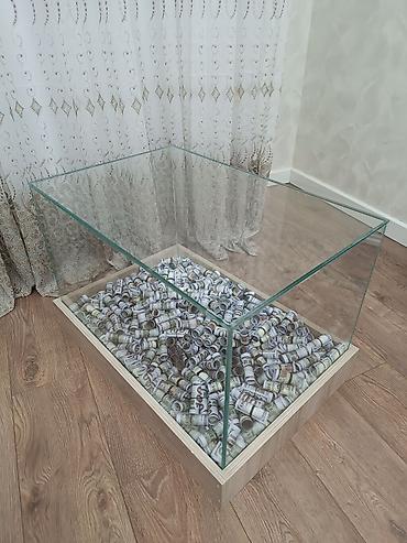 ucuz vitrin: Şüşə vitrin/masası – dekorativ “pul rulonları” ilə - Material: qalın — 4