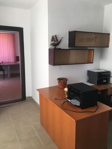 дом под офис: Сдаю Офис, 70 м², В бизнес центре, 1 линия
