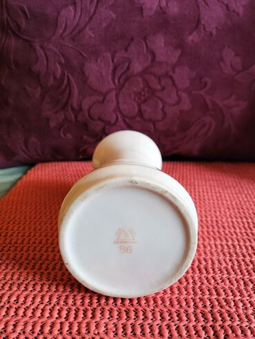 Stare vaze i dekor: Vaza nova Titov Veles porcelan. 70te. Vaza nova,par tackica — 8