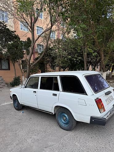 4 qapılı niva satilir: Salalam barter olunur sedan maşınla — 4