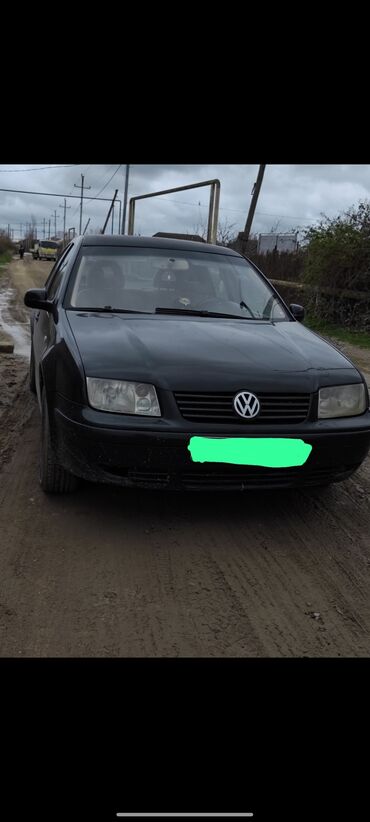 çornıy pol: Volkswagen Bora: 1.6 l | 2001 il Sedan