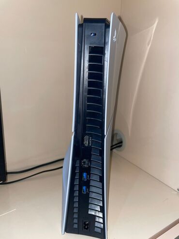 PS5 (Sony PlayStation 5): PlayStation 5 (PS5) – 1 TB yaddaşlı Diskli versiya Xüsusiyyətlər: - — 4