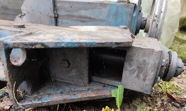 Ostali alati i mašine: Двостубна ауто дизалица, носивости 2.5т. 2015 је годиште. Рађена је у — 10