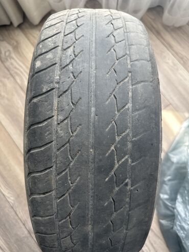 Частная аренда авто: Продаю шину 185/65/14