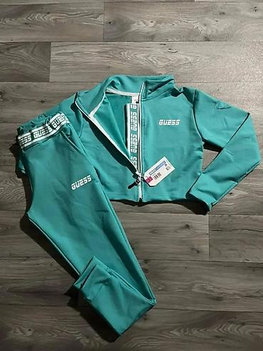 boho: GUESS ženski sportski komplet – gornji deo i donji deo - Model — 4