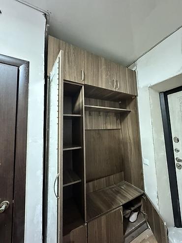 Мебель: Прихожая модульная из ЛДСП в цвете «дуб» с зеркалом Комплектация и — 2