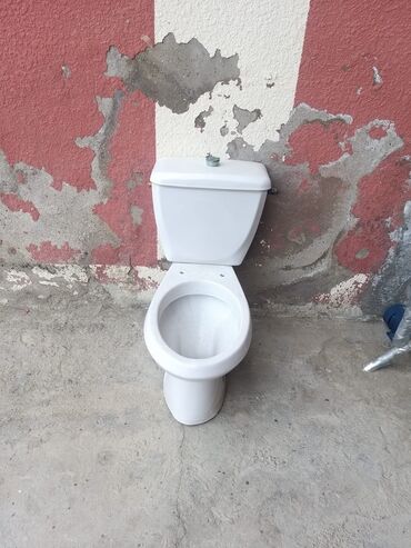 cən su: Bu unitaz dəstəyi ilə tam dəstədir və hamam otaqları üçün uyğundur. Ağ