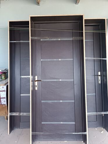 Döşəmə: Qapi 5 ededdir. biri 40azn. olçu 85×2.50. Unvan