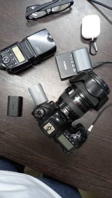 Фотоаппараты: Фотоаппарат зеркальный Canon 6D Mark II Камера Тип камеры зеркальная