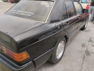 megane disk: Mercedes-Benz 190 (W201): 2.3 l | 1990 il Sedan — 1