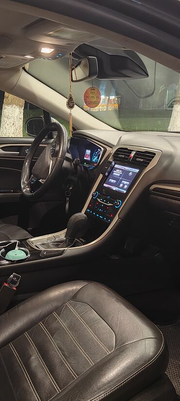 Ford: Ford Fusion sedan - Kuzov: 4 qapılı sedan, tünd boz rəng - Mühərrik — 7