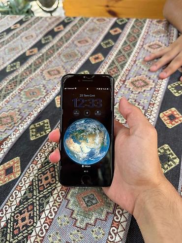 lg ka 10: IPhone SE 2022, 64 GB, Qara, Barmaq izi — 1