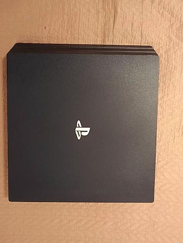 PS4 (Sony Playstation 4): PlayStation 4 Pro (kupljen pre 3 godine u Nemačkoj) U paketu: - — 2