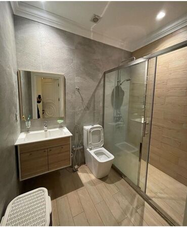 Duş kabinaları, arakəsmələr: Yeni Arakəsmə, Pulsuz çatdırılma — 25