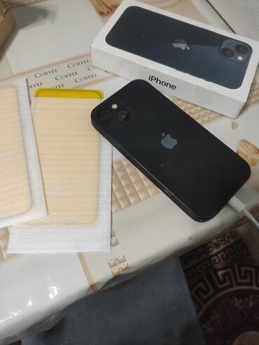 apple iphone naushniki: IPhone 13, Б/у, 256 ГБ, Черный, Наушники, Зарядное устройство, Защитное стекло, 87 %
